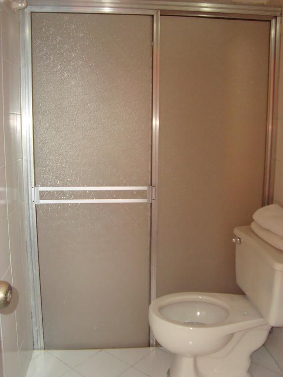 Metro Hotel 3*